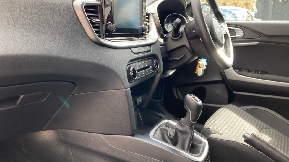 Kia Xceed 1.0T GDi ISG 2 5dr Petrol Hatchback - Image 13