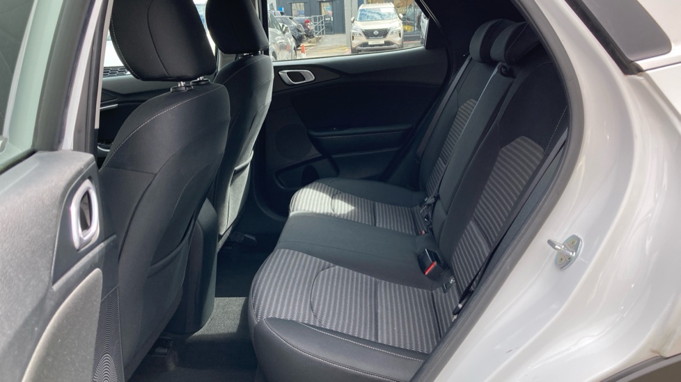 Kia Xceed 1.0T GDi ISG 2 5dr Petrol Hatchback - Image 16