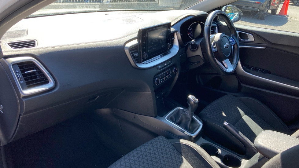 Kia Ceed 1.0T GDi ISG 2 5dr Petrol Hatchback - Image 9