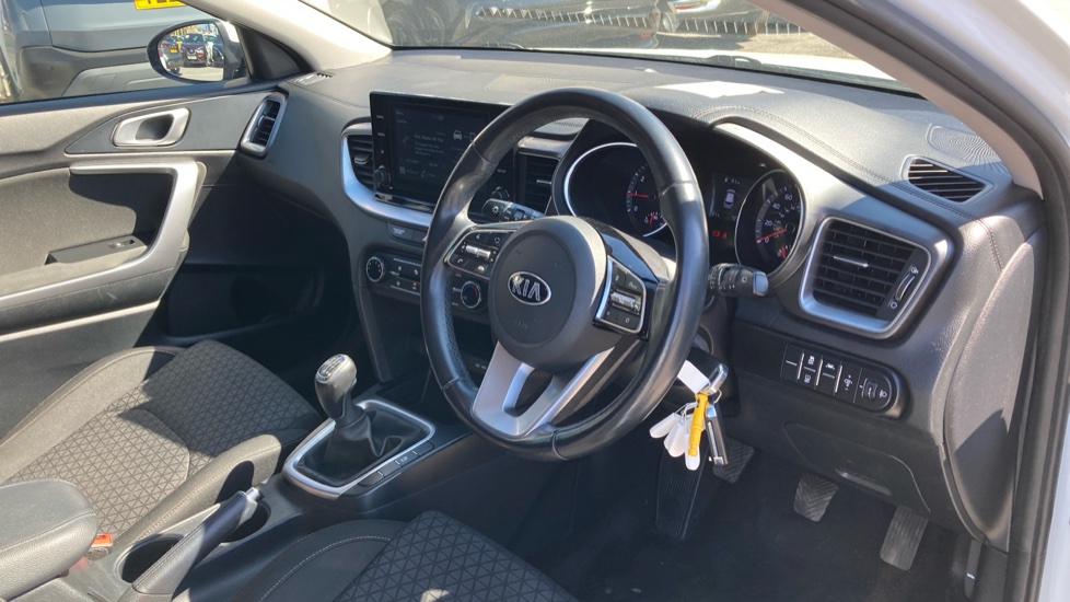 Kia Ceed 1.0T GDi ISG 2 5dr Petrol Hatchback - Image 11