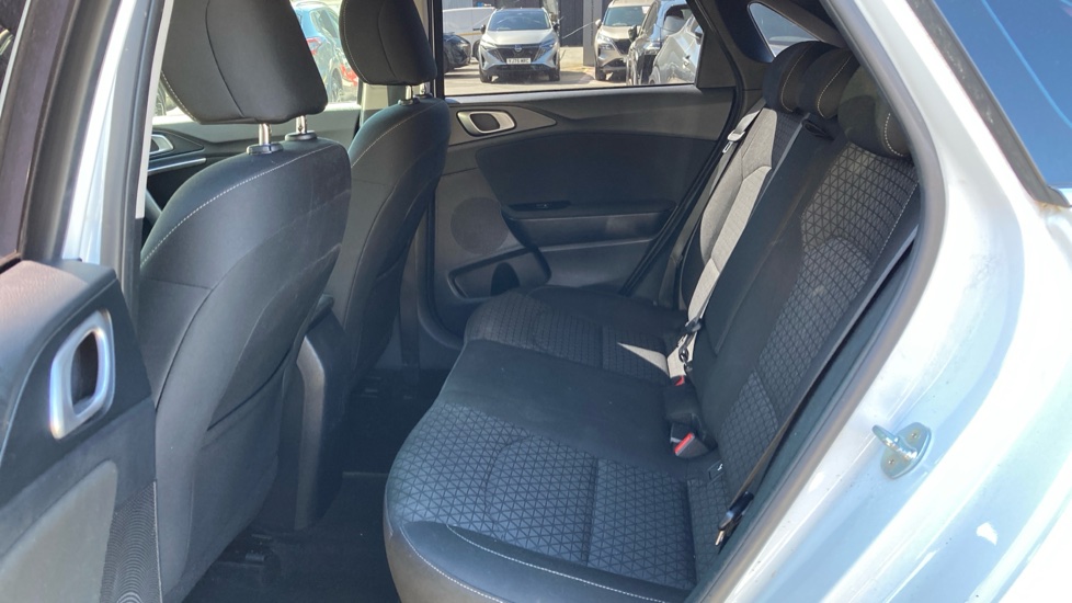 Kia Ceed 1.0T GDi ISG 2 5dr Petrol Hatchback - Image 16