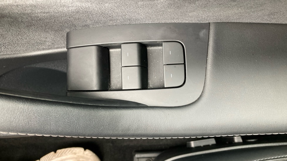 Tesla Model 3 Long Range AWD 4dr Auto Electric Saloon - Image 27