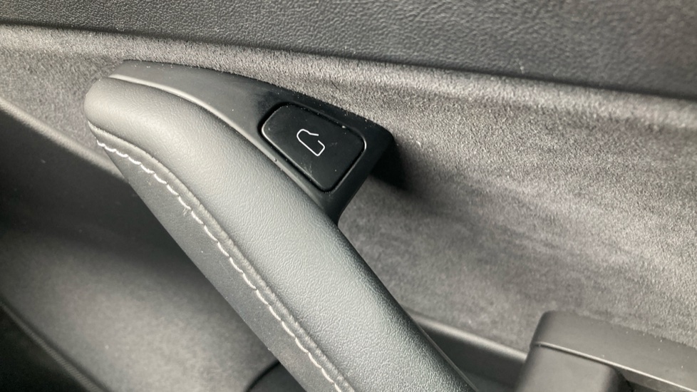 Tesla Model 3 Long Range AWD 4dr Auto Electric Saloon - Image 28