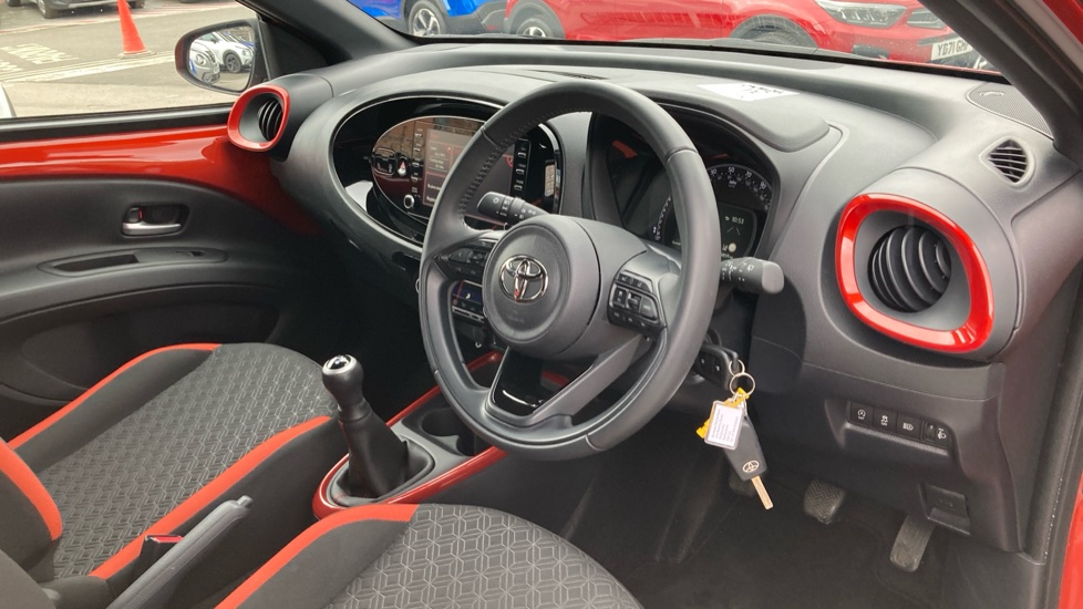 Toyota Aygo X 1.0 VVT-i Edge 5dr Petrol Hatchback - Image 11