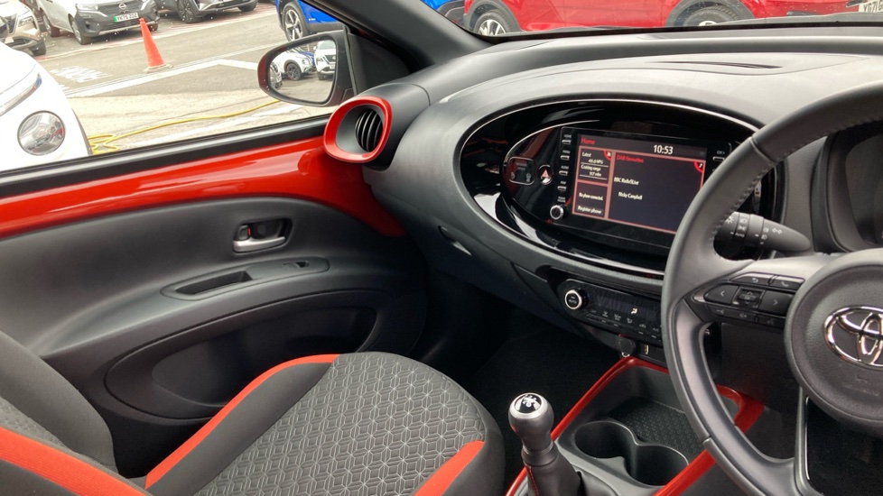 Toyota Aygo X 1.0 VVT-i Edge 5dr Petrol Hatchback - Image 14