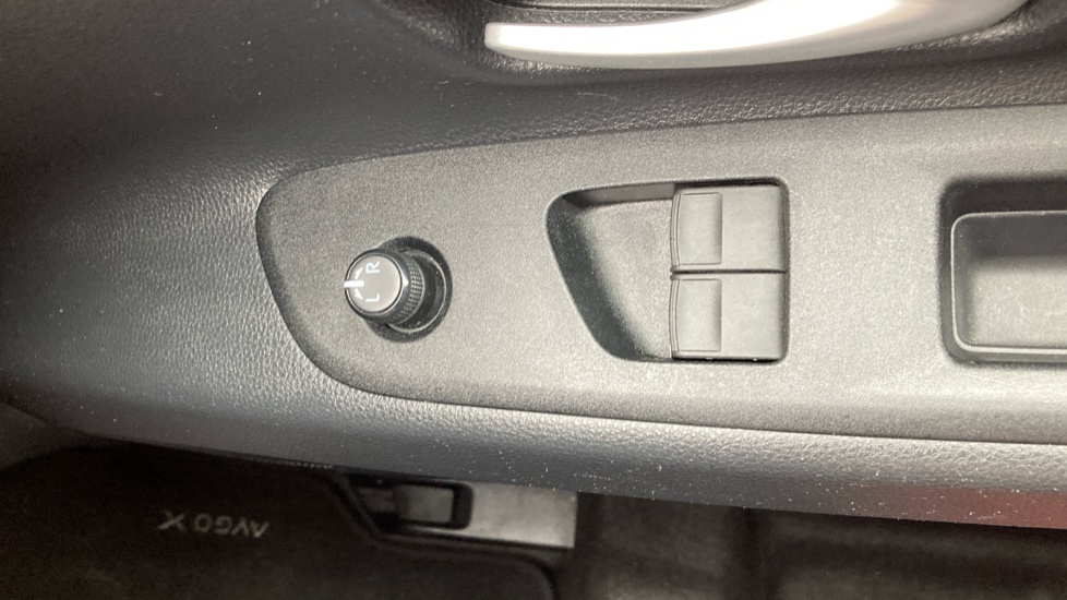 Toyota Aygo X 1.0 VVT-i Edge 5dr Petrol Hatchback - Image 27