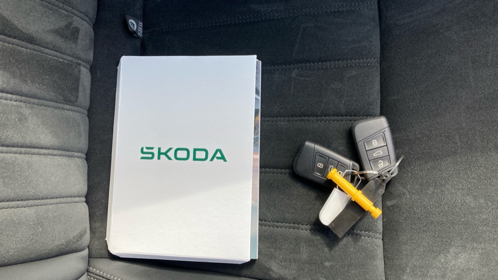 Skoda Karoq 1.5 TSI SE L 5dr Petrol Estate - Image 19