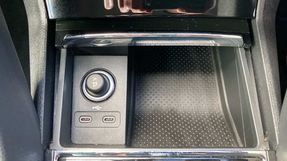 Skoda Karoq 1.5 TSI SE L 5dr Petrol Estate - Image 24