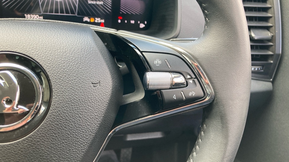 Skoda Karoq 1.5 TSI SE L 5dr Petrol Estate - Image 28