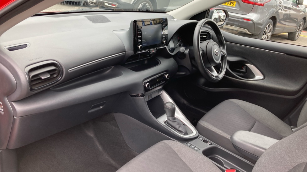Toyota Yaris 1.5 Hybrid Icon 5dr CVT Hybrid Hatchback - Image 9