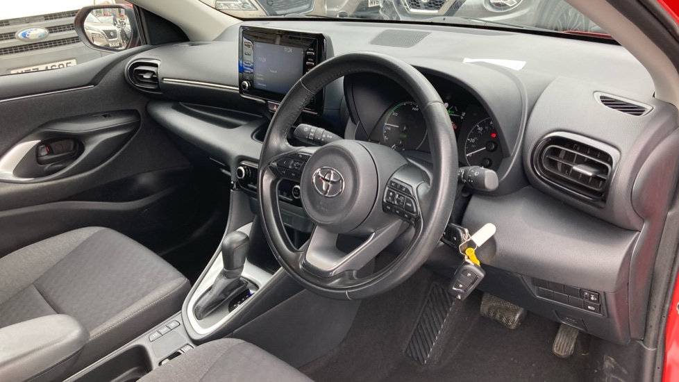 Toyota Yaris 1.5 Hybrid Icon 5dr CVT Hybrid Hatchback - Image 11