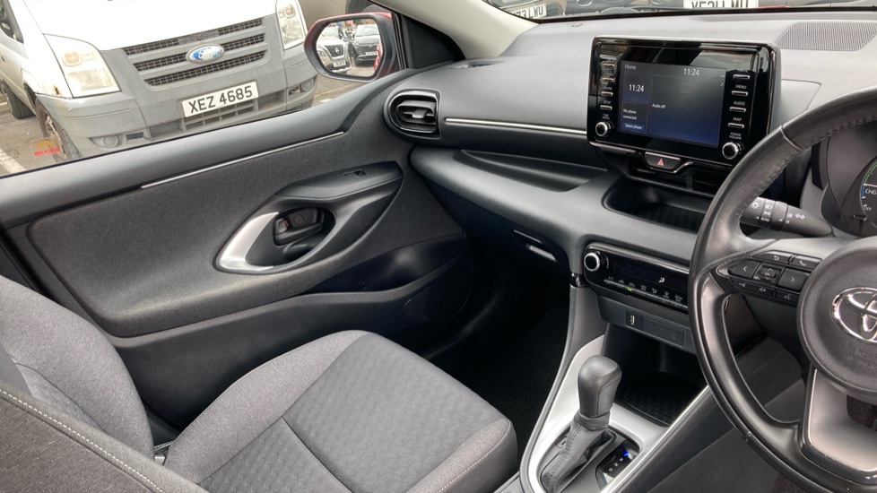 Toyota Yaris 1.5 Hybrid Icon 5dr CVT Hybrid Hatchback - Image 14