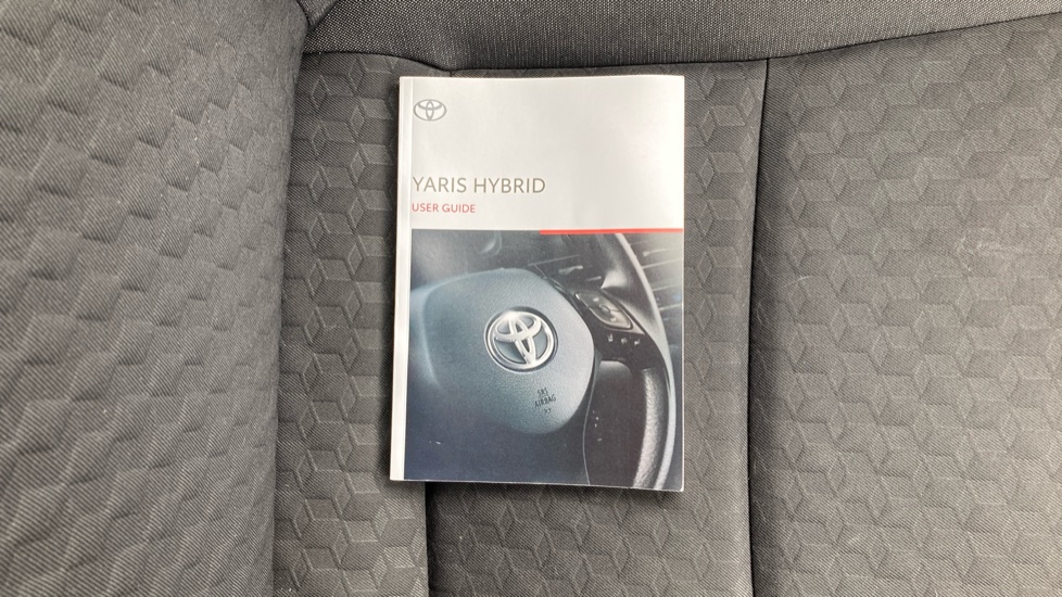 Toyota Yaris 1.5 Hybrid Icon 5dr CVT Hybrid Hatchback - Image 19