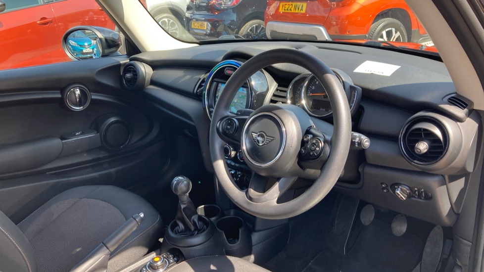 MINI Hatchback 1.5 One Classic II 3dr Petrol Hatchback - Image 11