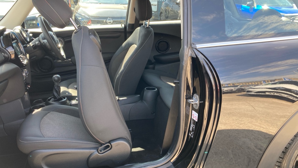 MINI Hatchback 1.5 One Classic II 3dr Petrol Hatchback - Image 16