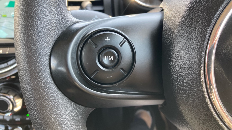 MINI Hatchback 1.5 One Classic II 3dr Petrol Hatchback - Image 25