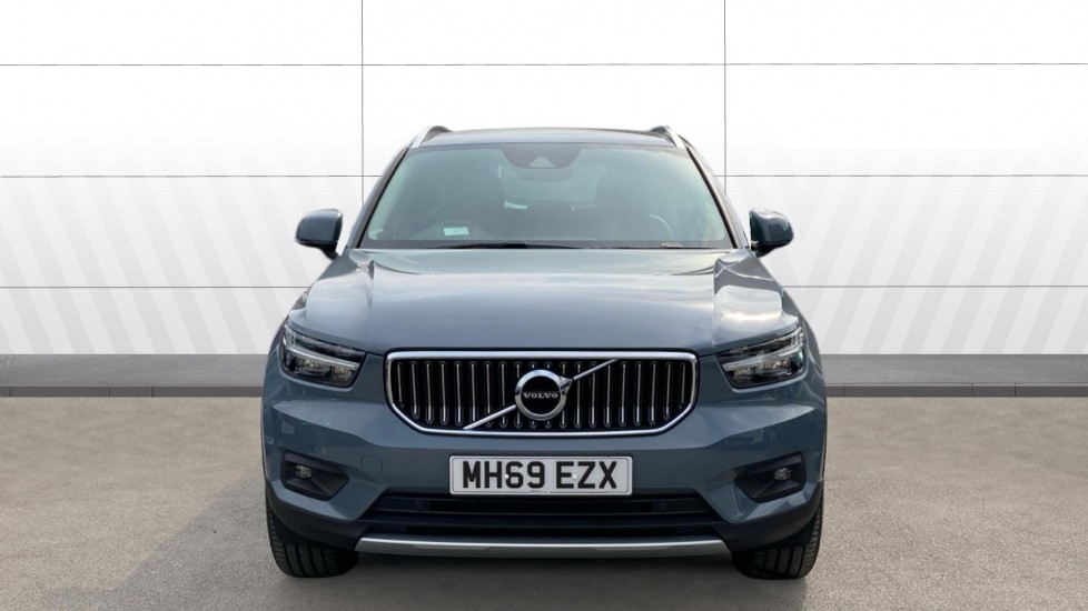 Volvo XC40 2.0 T4 Inscription 5dr Geartronic Petrol Estate - Image 3