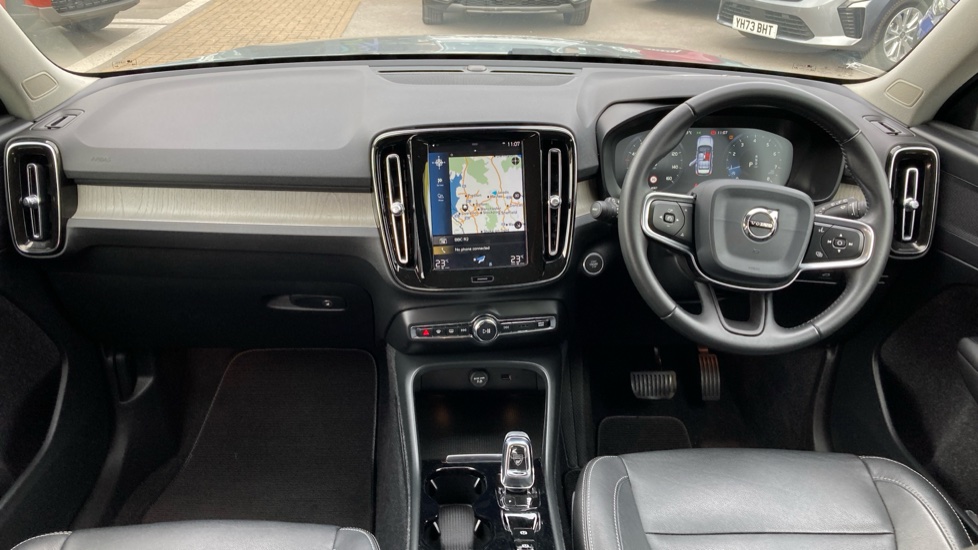 Volvo XC40 2.0 T4 Inscription 5dr Geartronic Petrol Estate - Image 10