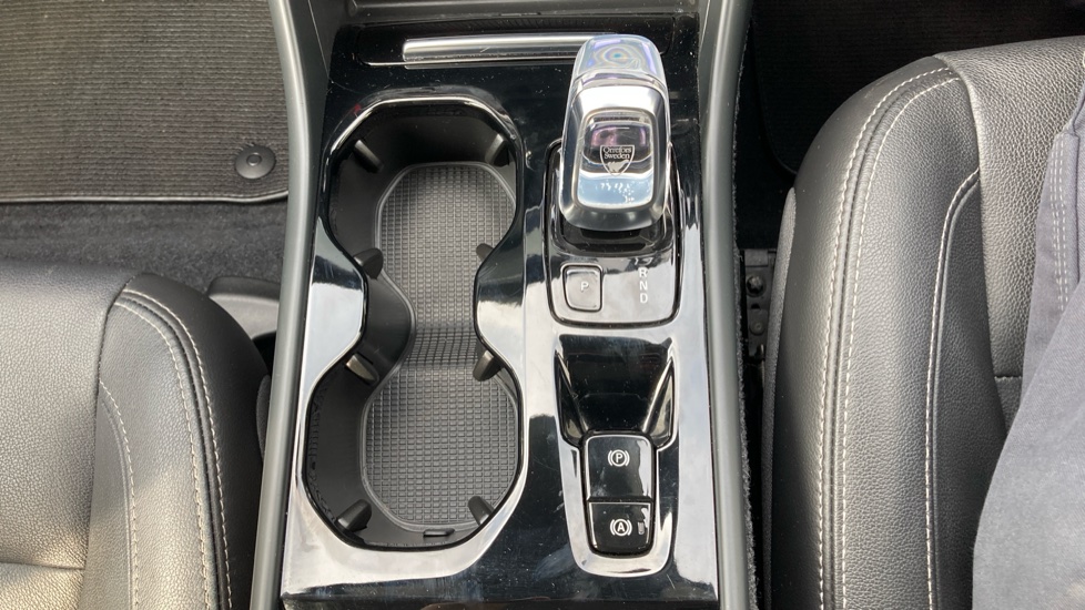 Volvo XC40 2.0 T4 Inscription 5dr Geartronic Petrol Estate - Image 24