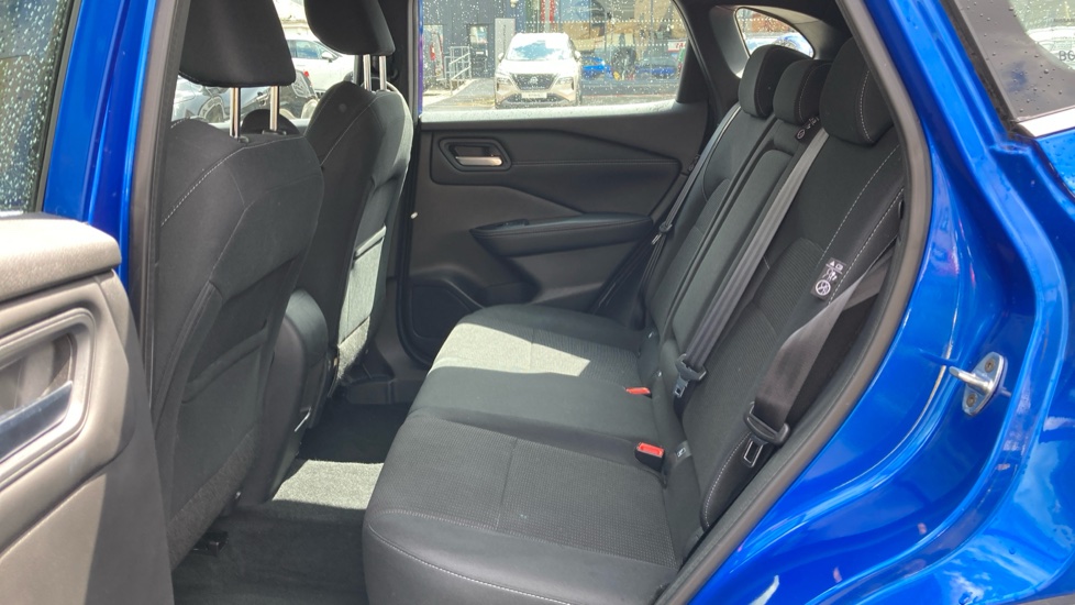 Nissan Qashqai 1.3 DiG-T MH 158 Acenta Premium 5dr Xtronic Petrol Hatchback - Image 16