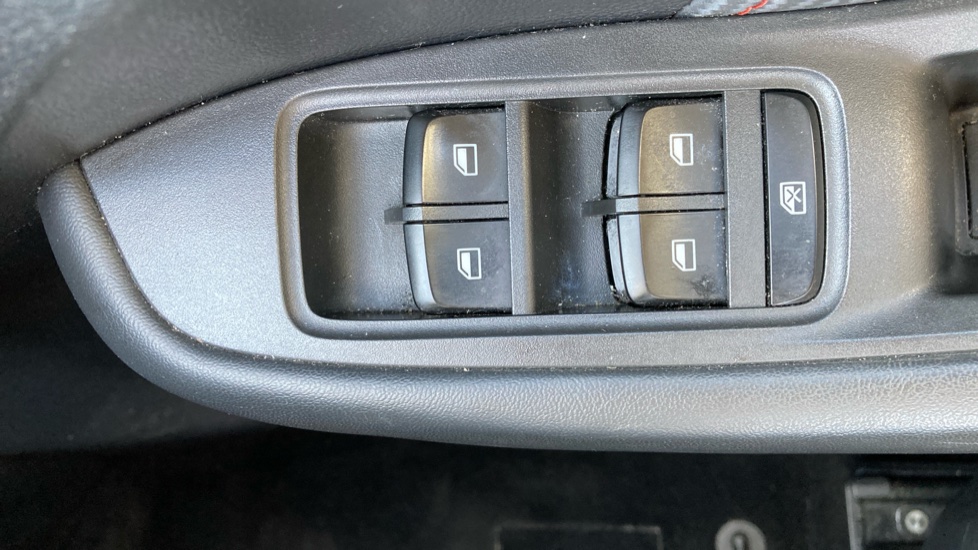 MG ZS 1.5 VTi-TECH Exclusive 5dr Petrol Hatchback - Image 27