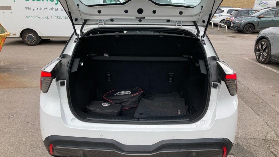 MG MG4 125kW SE EV 51kWh 5dr Auto Electric Hatchback - Image 4
