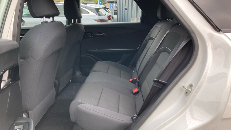 MG MG4 125kW SE EV 51kWh 5dr Auto Electric Hatchback - Image 16