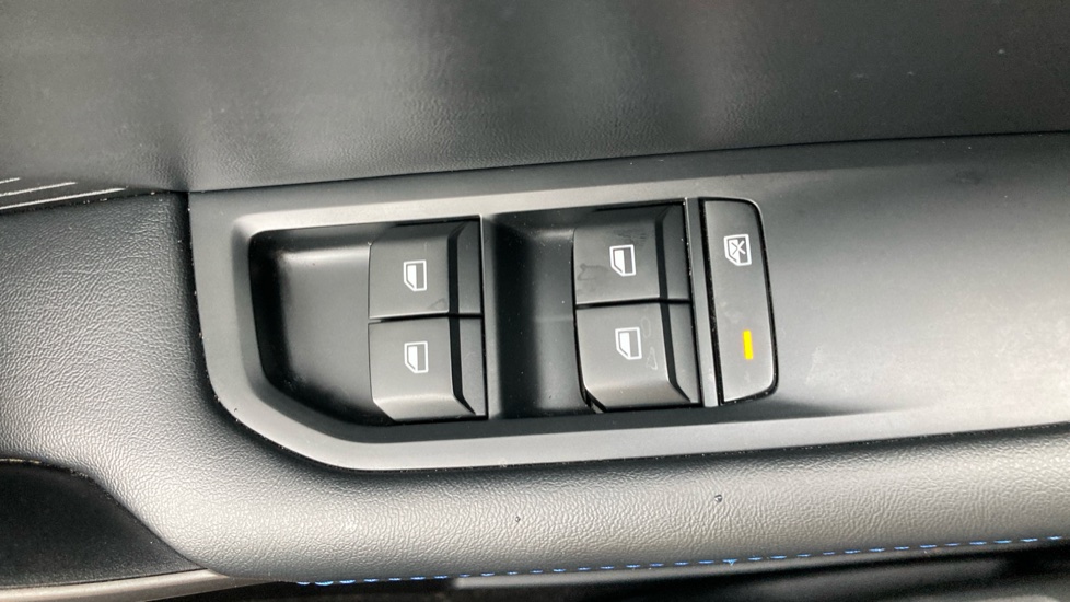 MG MG4 125kW SE EV 51kWh 5dr Auto Electric Hatchback - Image 27