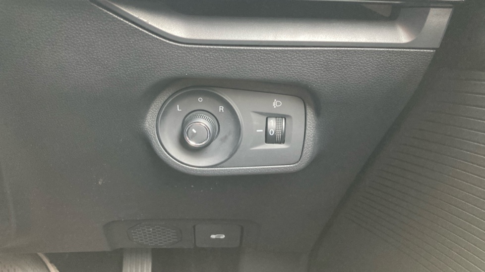 MG MG4 125kW SE EV 51kWh 5dr Auto Electric Hatchback - Image 29
