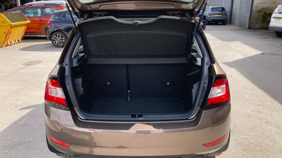 Skoda Fabia 1.0 TSI SE Drive 5dr Petrol Hatchback - Image 4