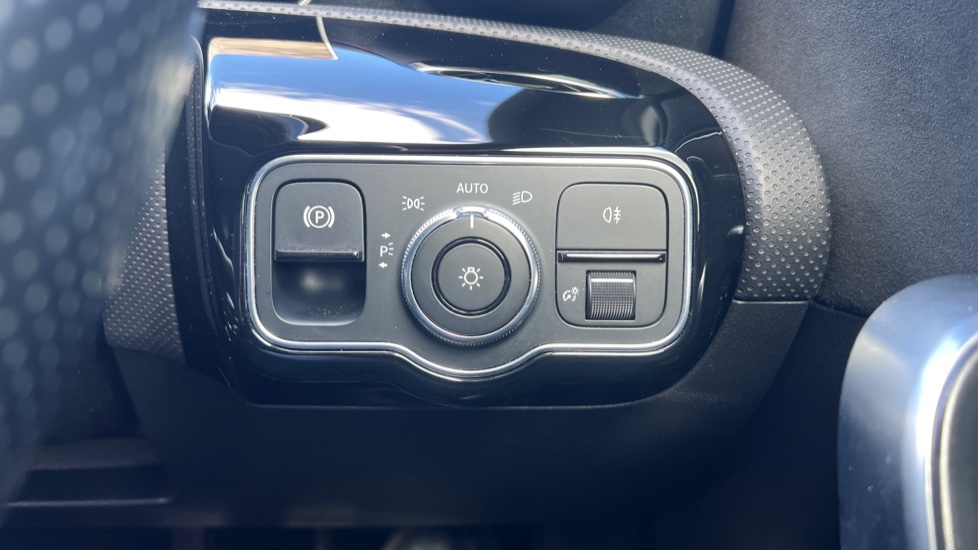 Mercedes-Benz A-Class A180 AMG Line Executive 5dr Petrol Hatchback - Image 29