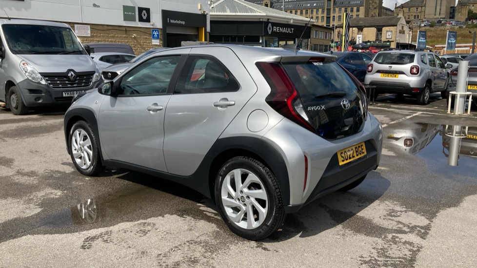 Toyota Aygo X 1.0 VVT-i Pure 5dr Petrol Hatchback - Image 17