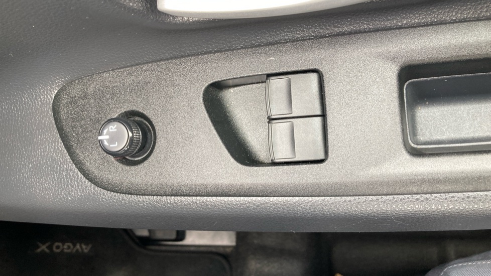 Toyota Aygo X 1.0 VVT-i Pure 5dr Petrol Hatchback - Image 24