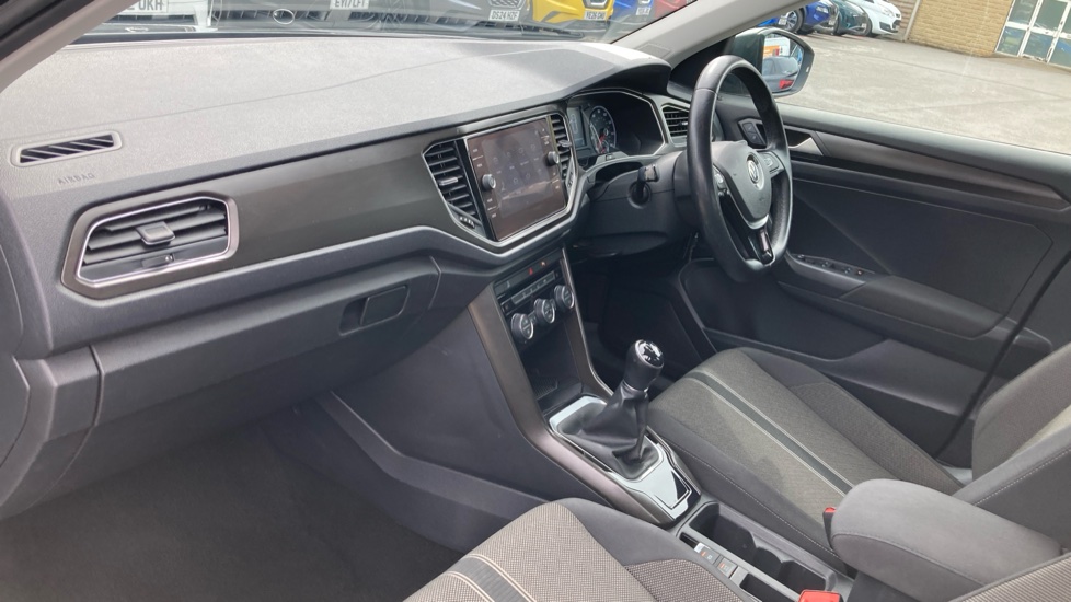 Volkswagen T-Roc 1.0 TSI SE 5dr Petrol Hatchback - Image 9