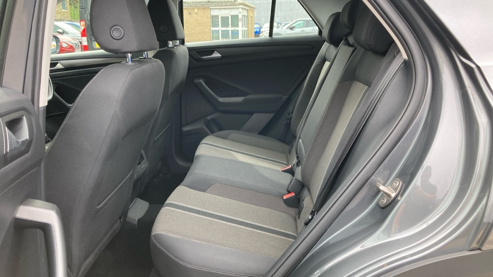 Volkswagen T-Roc 1.0 TSI SE 5dr Petrol Hatchback - Image 16