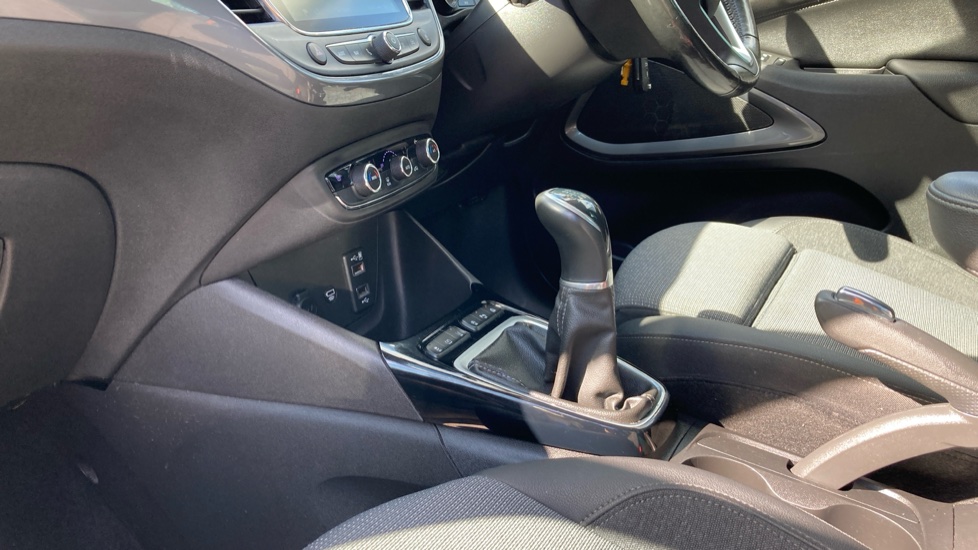 Vauxhall Crossland 1.2 Elite Nav 5dr Petrol Hatchback - Image 13