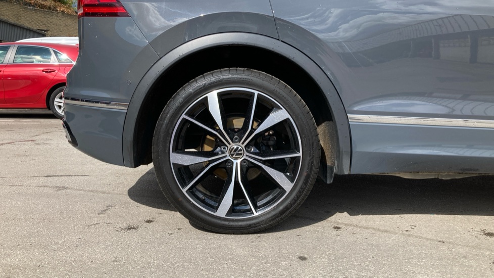 Volkswagen Tiguan 2.0 TDI R-Line 5dr DSG Diesel Estate - Image 7