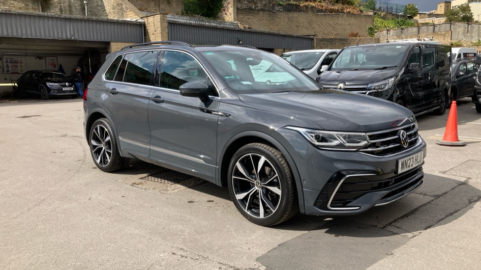Volkswagen Tiguan 2.0 TDI R-Line 5dr DSG Diesel Estate - Image 8