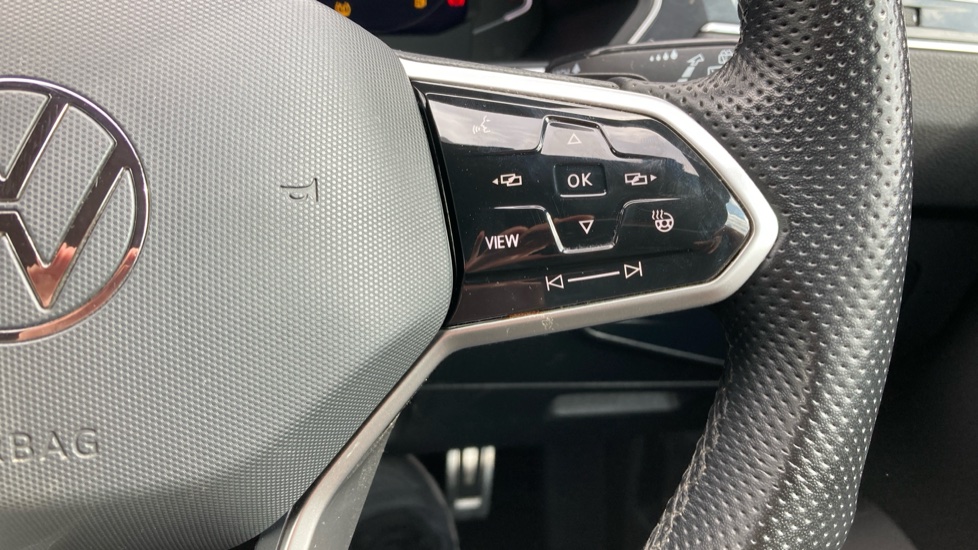 Volkswagen Tiguan 2.0 TDI R-Line 5dr DSG Diesel Estate - Image 29
