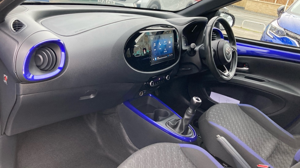 Toyota Aygo X 1.0 VVT-i Edge 5dr Petrol Hatchback - Image 9