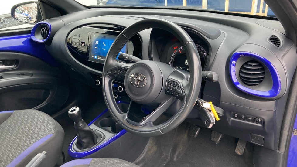 Toyota Aygo X 1.0 VVT-i Edge 5dr Petrol Hatchback - Image 11