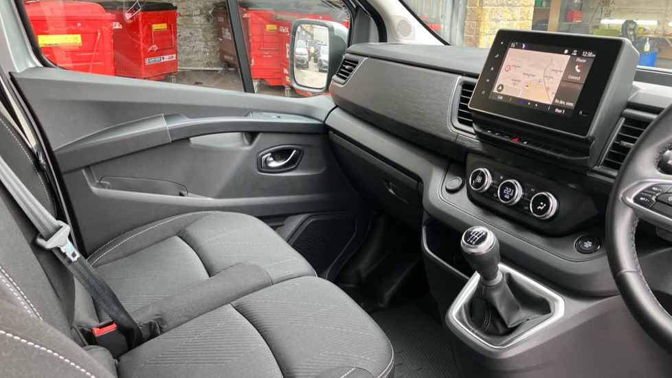 Renault Trafic Lwb Diesel LL30 Blue dCi 150 Extra Sport Van - Image 14