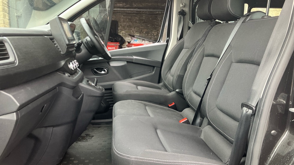 Renault Trafic Lwb Diesel LL30 Blue dCi 170 ExtraSport[Safety] CrewVan EAG9 - Image 16