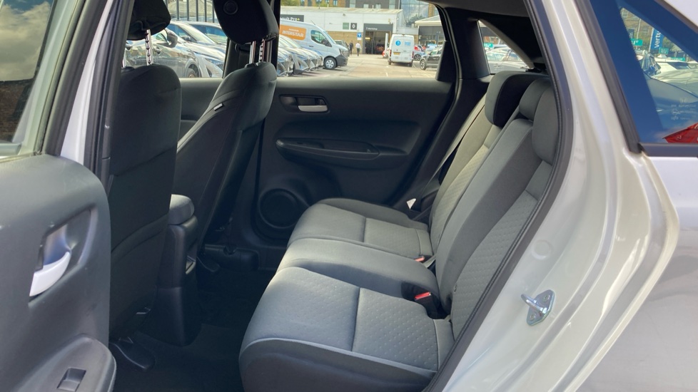 Honda Jazz 1.5 i-MMD Hybrid SE 5dr eCVT Hybrid Hatchback - Image 16