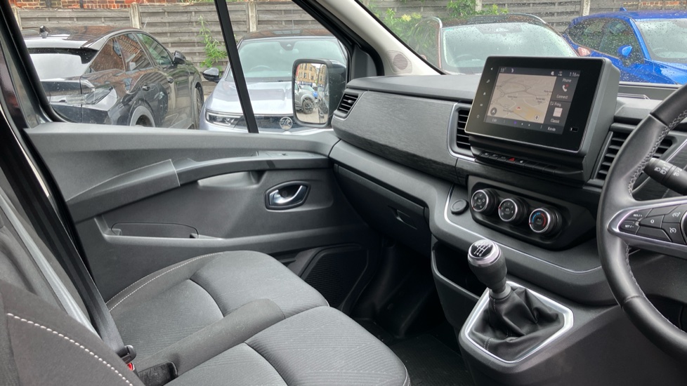 Renault Trafic Swb Diesel SL28 Blue dCi 130 Sport Van - Image 14
