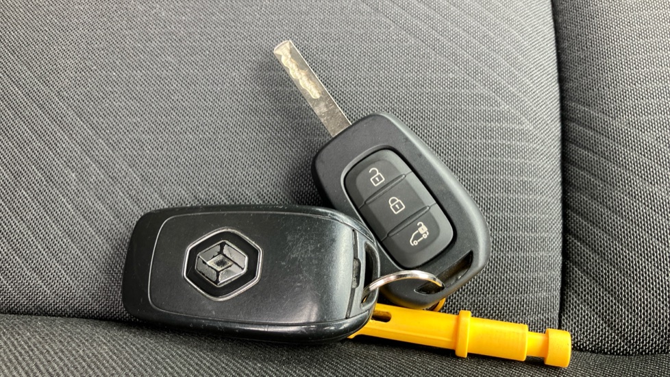 Renault Trafic Swb Diesel SL28 Blue dCi 130 Sport Van - Image 20