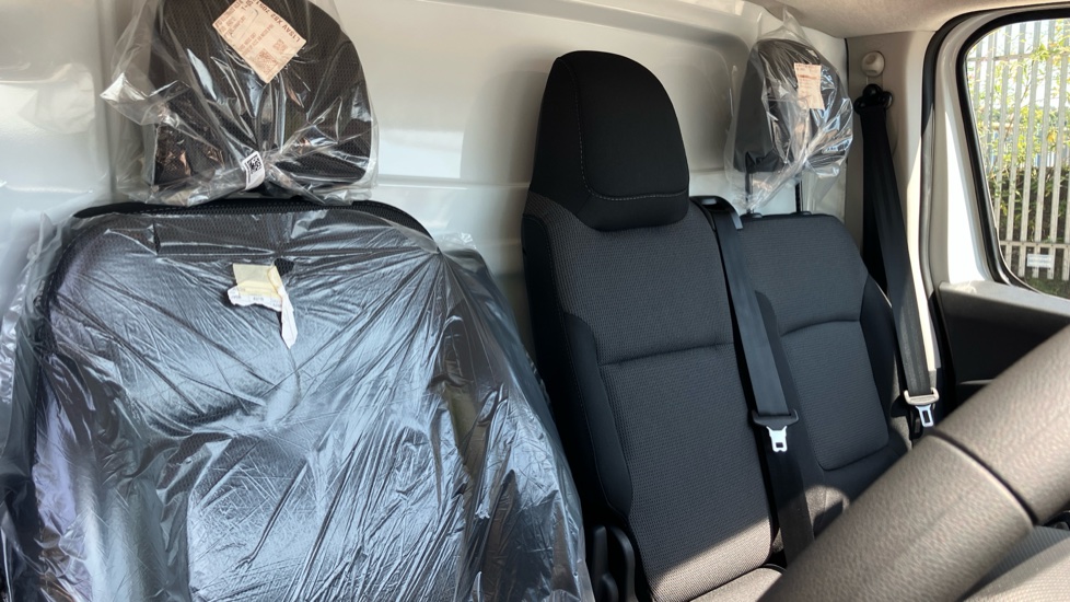 Renault Trafic Swb Diesel SL30 Blue dCi 130 Advance [Safety] Van - Image 15