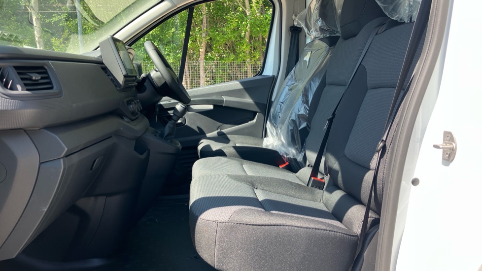 Renault Trafic Swb Diesel SL30 Blue dCi 130 Advance [Safety] Van - Image 16
