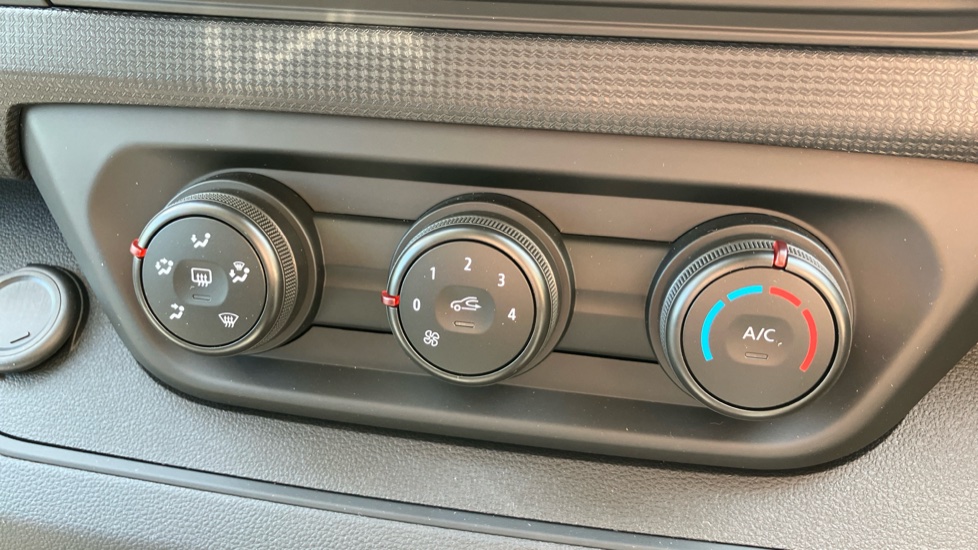 Renault Trafic Swb Diesel SL30 Blue dCi 130 Advance [Safety] Van - Image 22