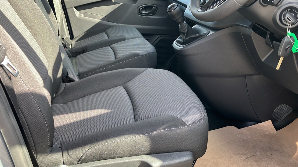Renault Trafic Lwb Diesel LL30 Blue dCi 130 Advance [Safety] Van - Image 4